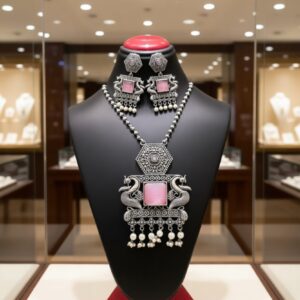Monalisa Stone Necklace - Lumiera